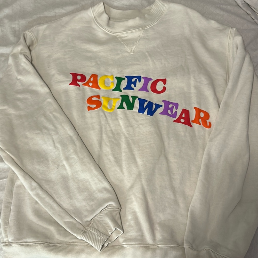 Pacific Sunwear crewneck size medium